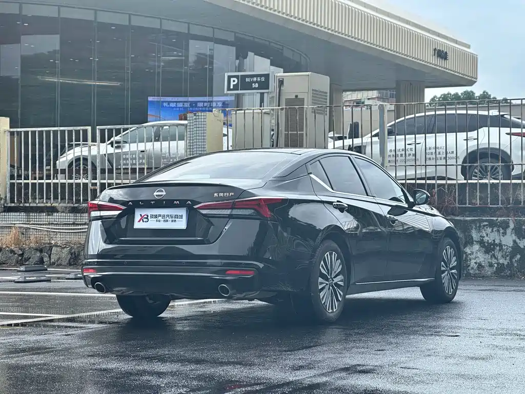 Nissan Teana 2024