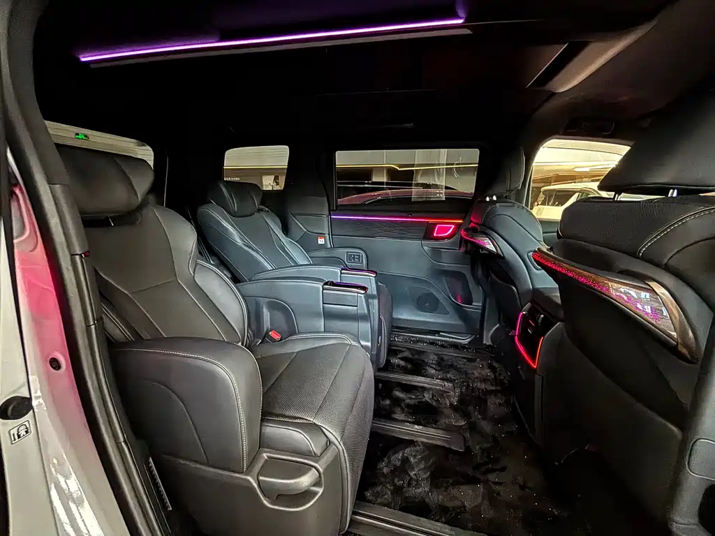 Toyota Alphard 2025 — фото 10