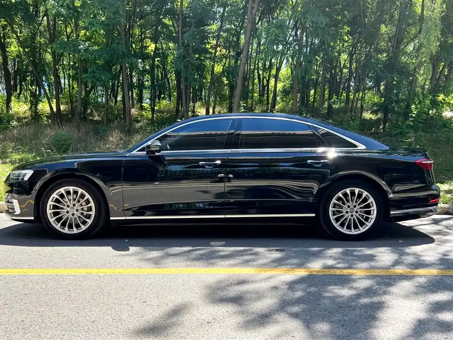 Audi A8 2020 — фото 18