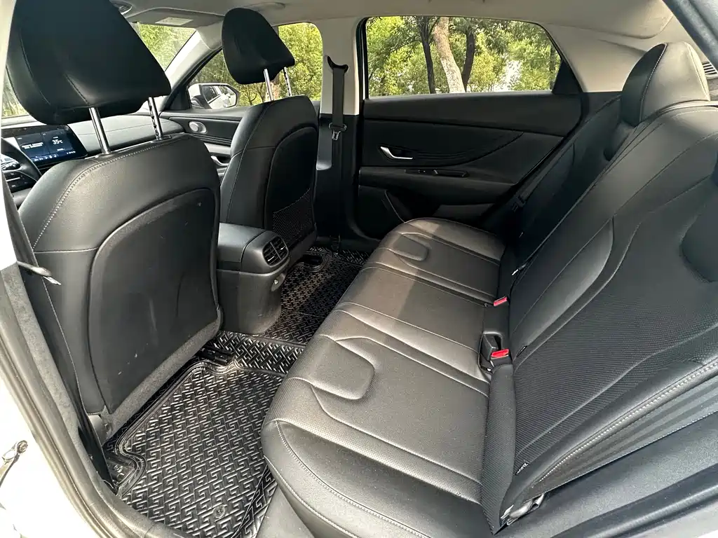 Hyundai Elantra 2023