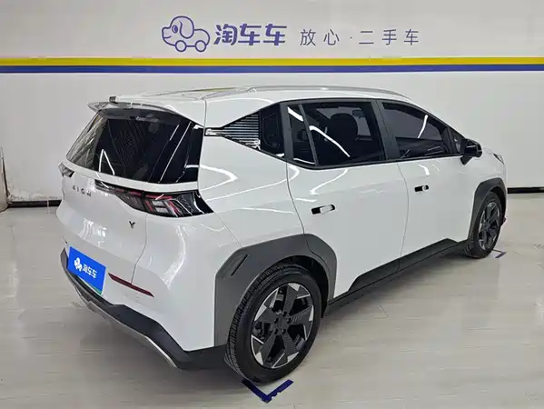 Aion Y 2022