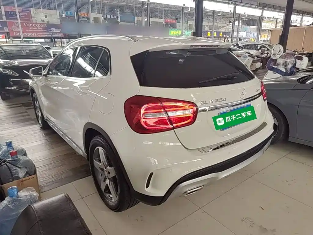 Mercedes-Benz GLA 2014