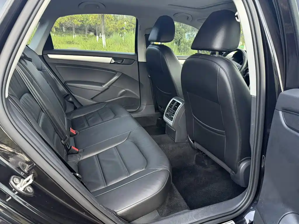 Volkswagen Passat 2015 — фото 18