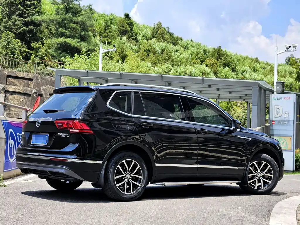 Volkswagen Tiguan L 2018 — фото 13