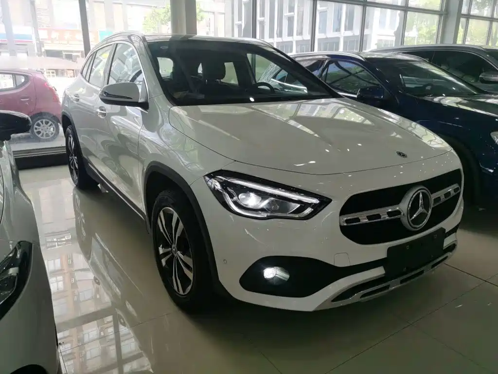 Mercedes-Benz GLA 2023