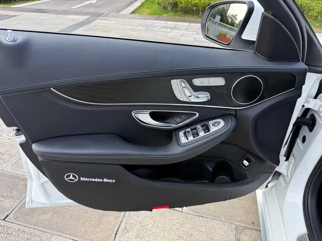 Mercedes-Benz C-Class 2020 — фото 17