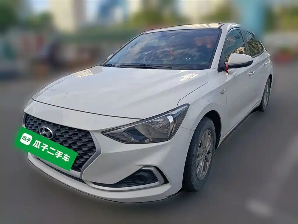 Hyundai Elantra 2018 — фото 1