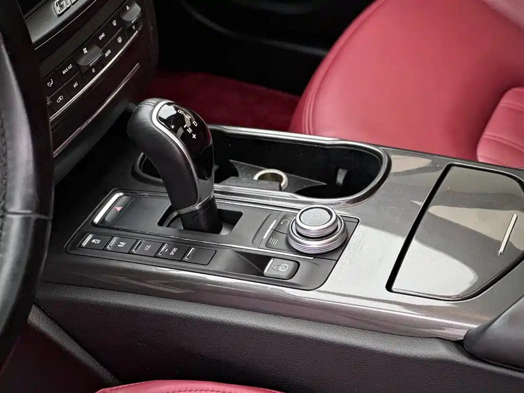 Maserati Ghibli 2018 — фото 12