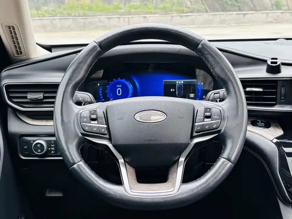 Ford Explorer 2021 — фото 13