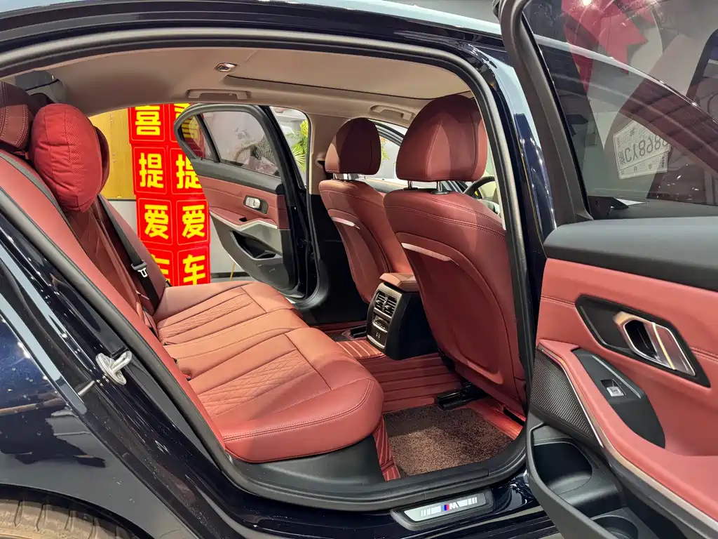 BMW 3 Series 2025 — фото 10