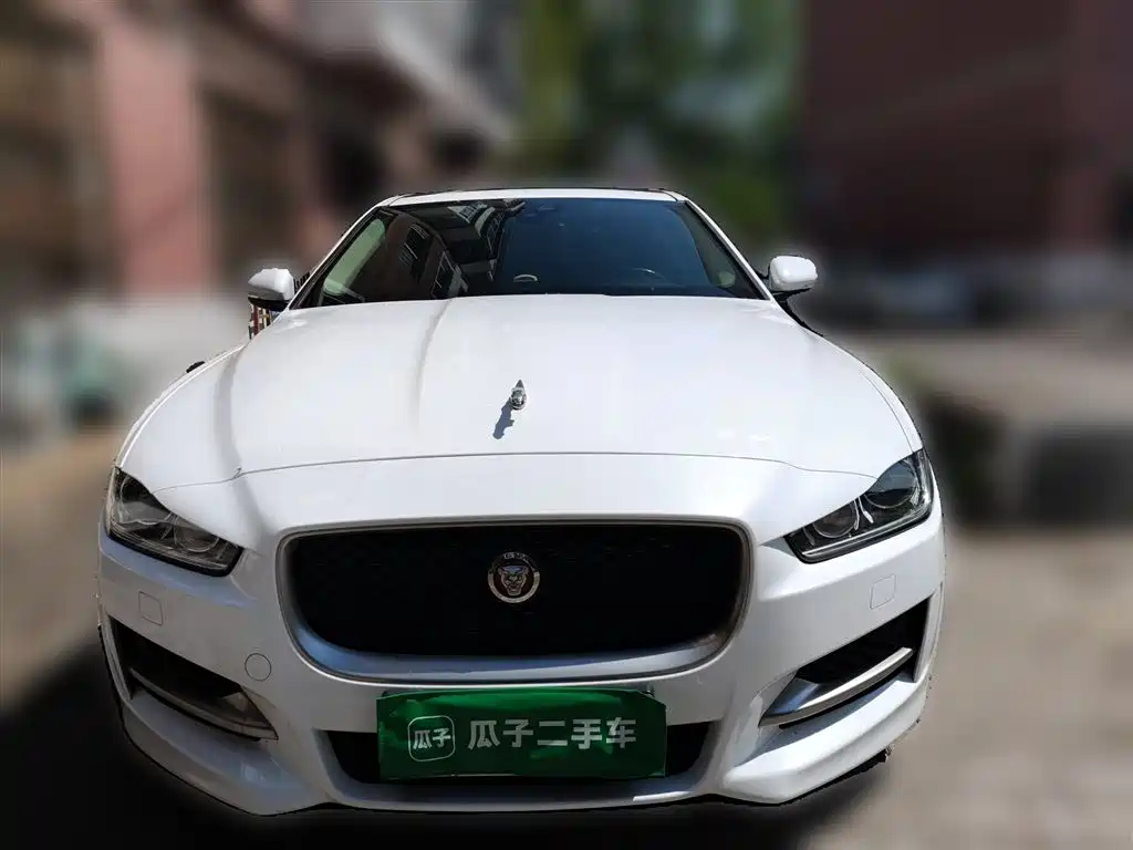 Jaguar XE 2017 — фото 2