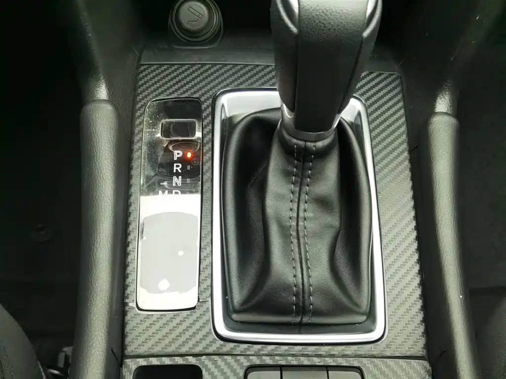 Mazda 3 Axela 2019 — фото 13