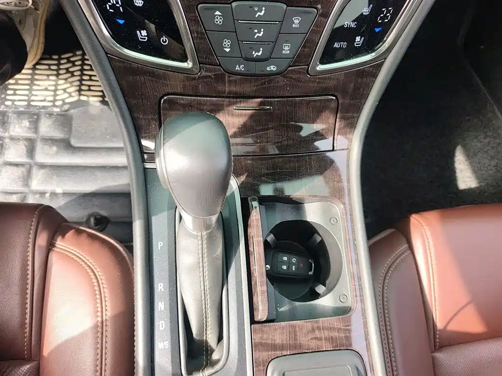 Buick LaCrosse 2015 — фото 6