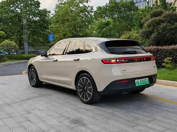 AITO M5 2022