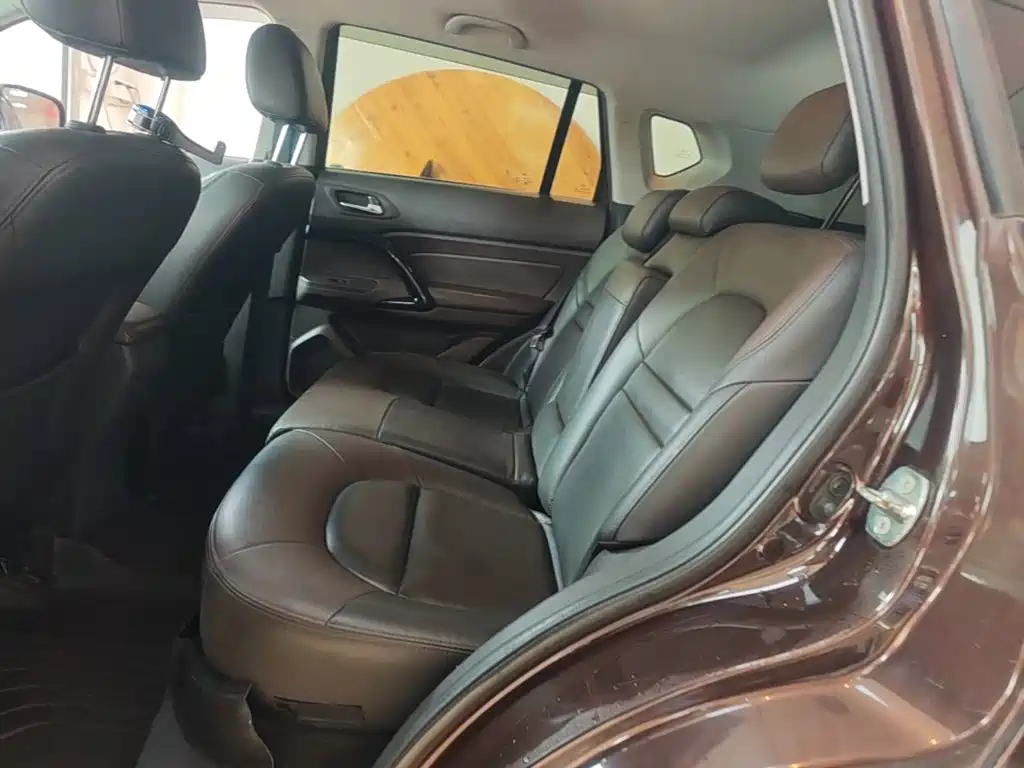 GAC Trumpchi GS4 2015 — фото 17