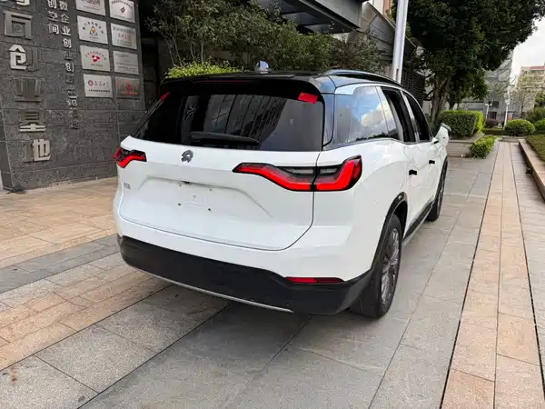 NIO ES8 2019