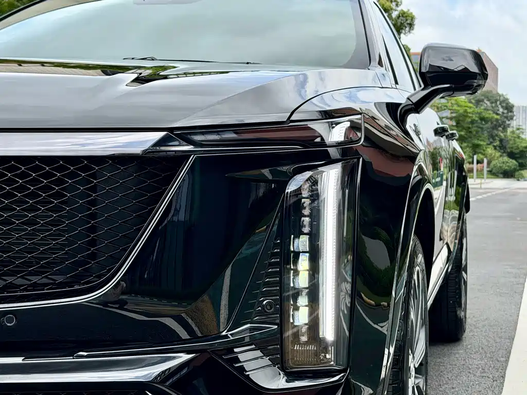 Cadillac XT5 2025 — фото 9