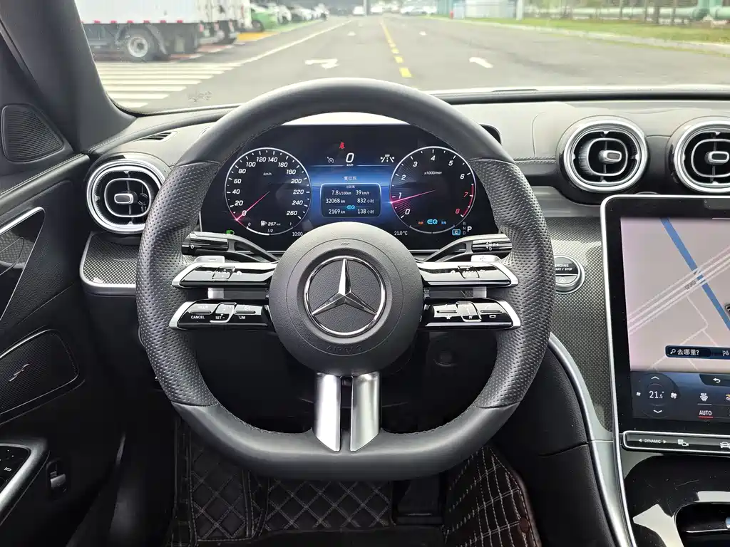 Mercedes-Benz C-Class 2022 — фото 9