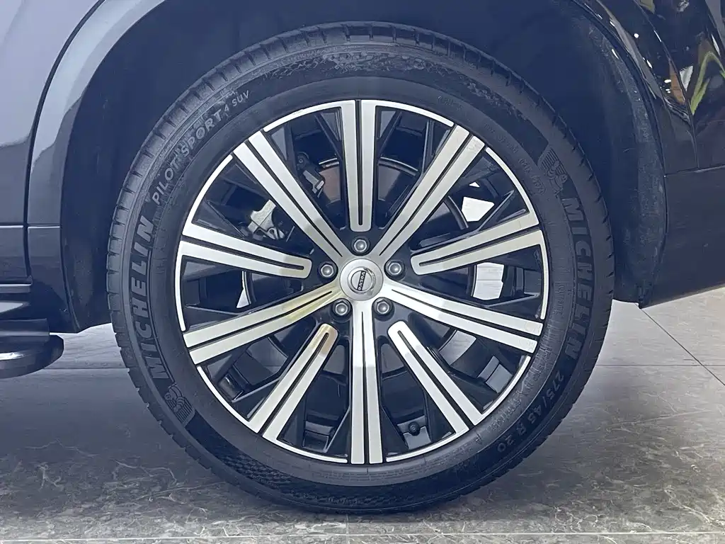 Volvo XC90 2023 — фото 10