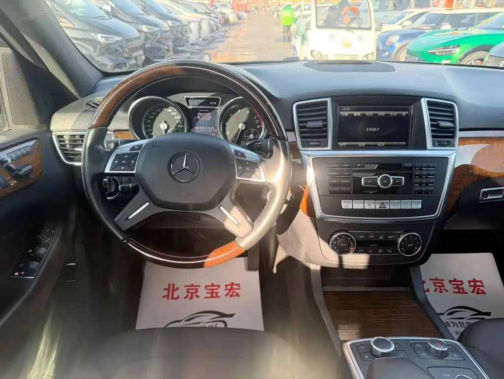Mercedes-Benz M-Class 2015 — фото 9