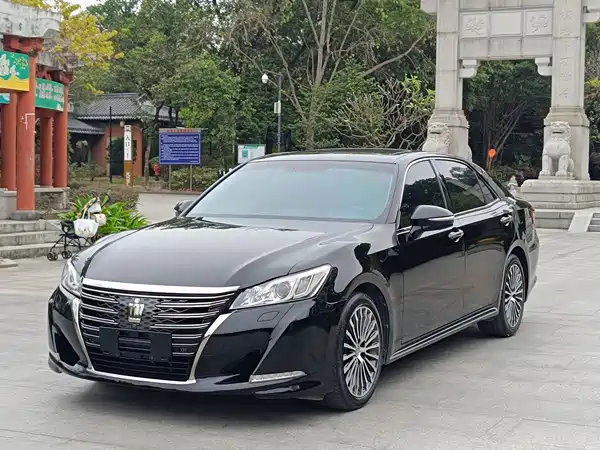 Toyota Crown 2018