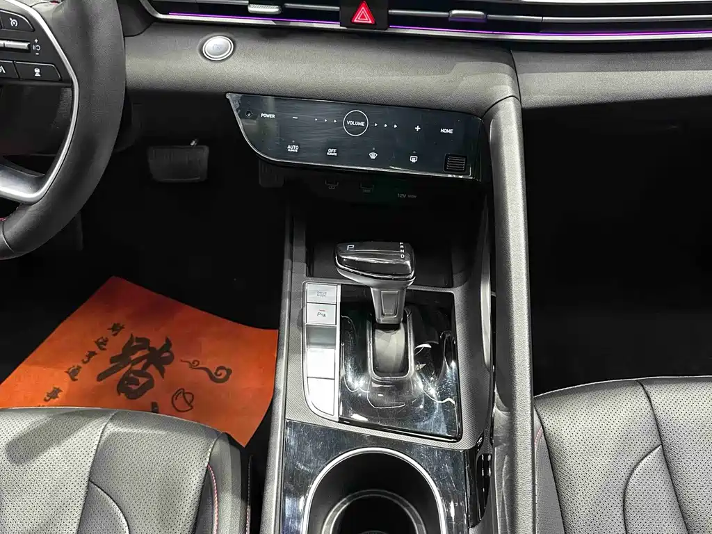 Hyundai Elantra 2023 — фото 12