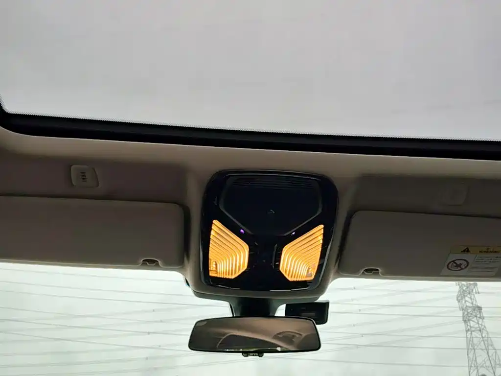 BMW 5 Series 2019 — фото 18