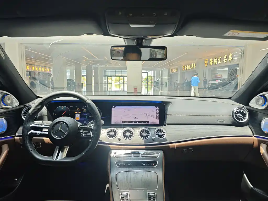 Mercedes-Benz E-Class 2023 — фото 10