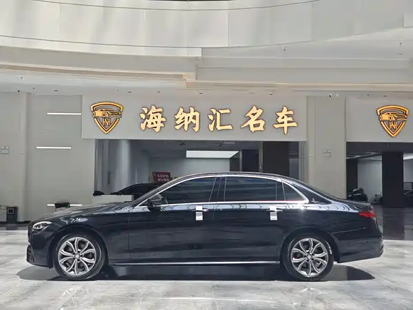 Mercedes-Benz E-Class 2023
