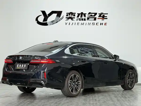 BMW 5 Series 2024