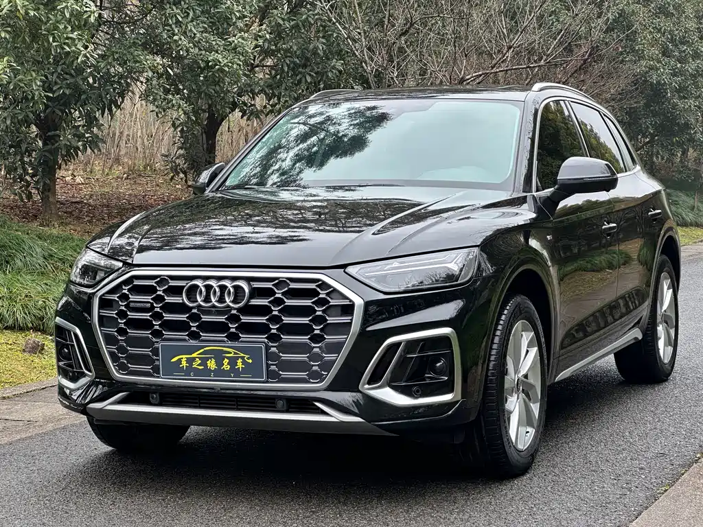 Audi Q5L 2022 — фото 1