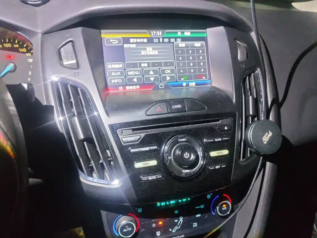 Ford Focus 2015 — фото 14