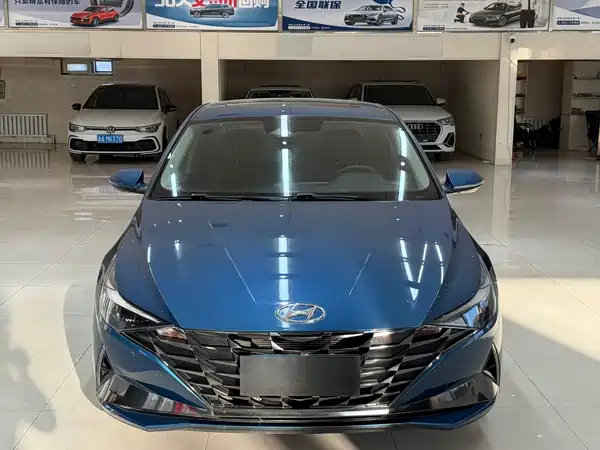 Hyundai Elantra 2022