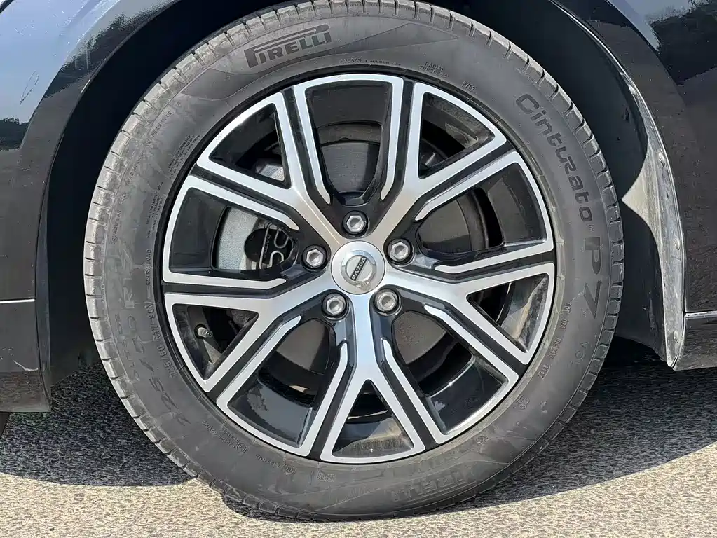 Volvo S60 2022 — фото 15