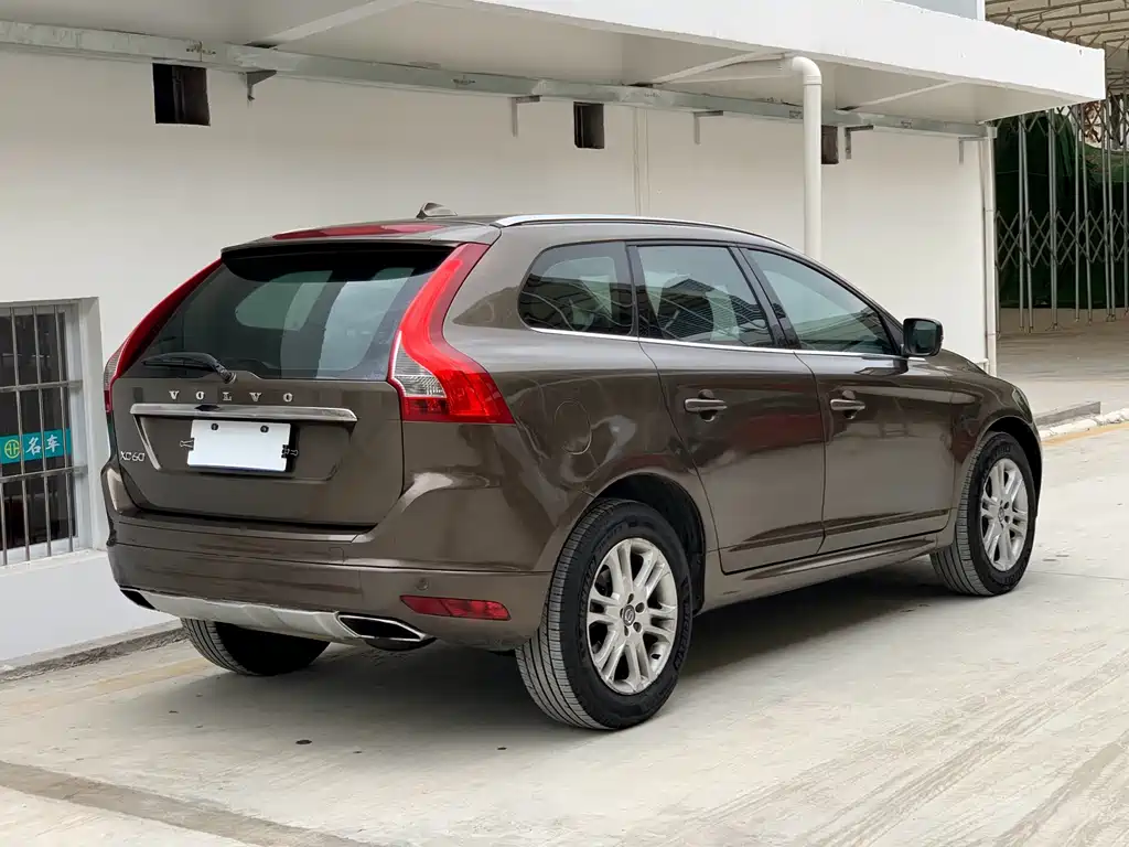 Volvo XC60 2015 — фото 13