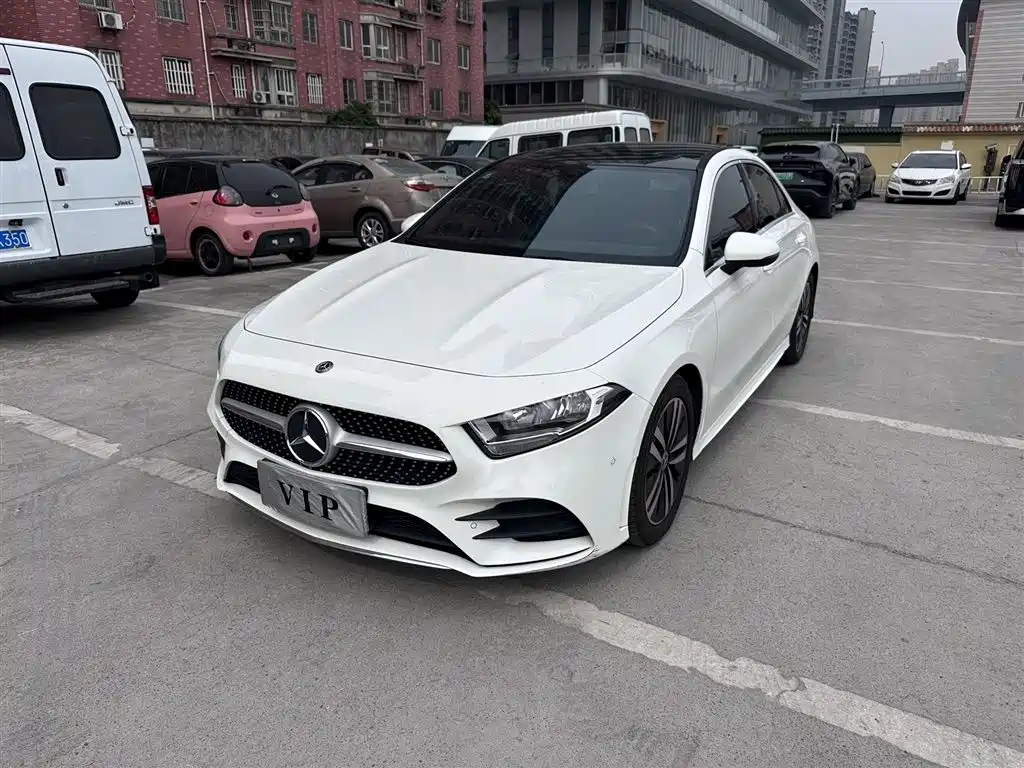 Mercedes-Benz A-Class 2019 — фото 1