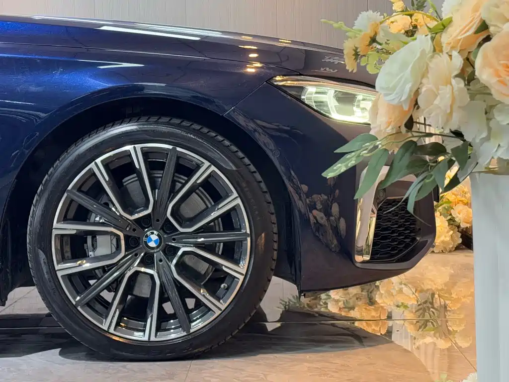 BMW 7 Series 2019 — фото 18