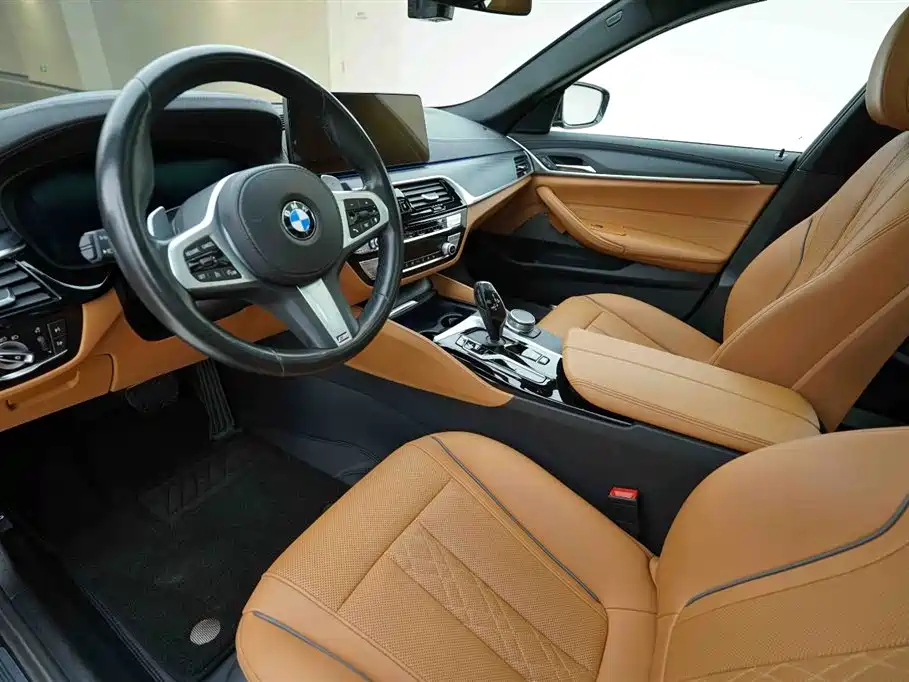 BMW 5 Series 2022 — фото 10