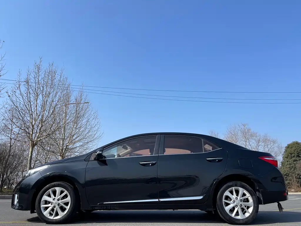 Toyota Corolla 2017 — фото 4