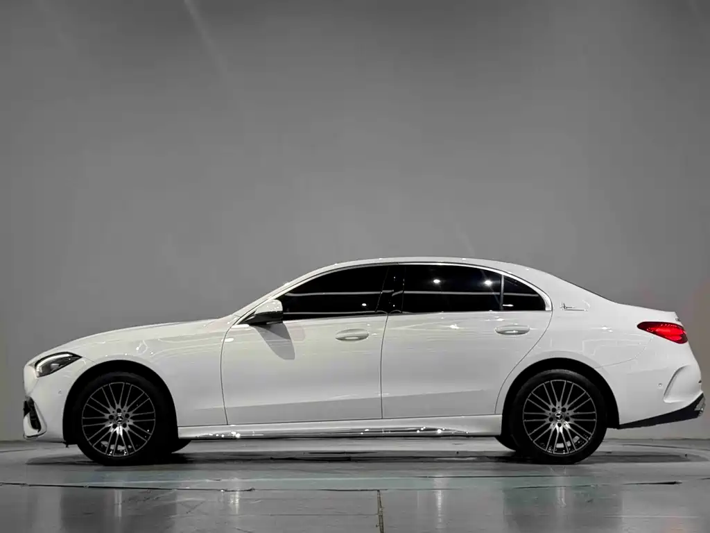 Mercedes-Benz C-Class 2024 — фото 14