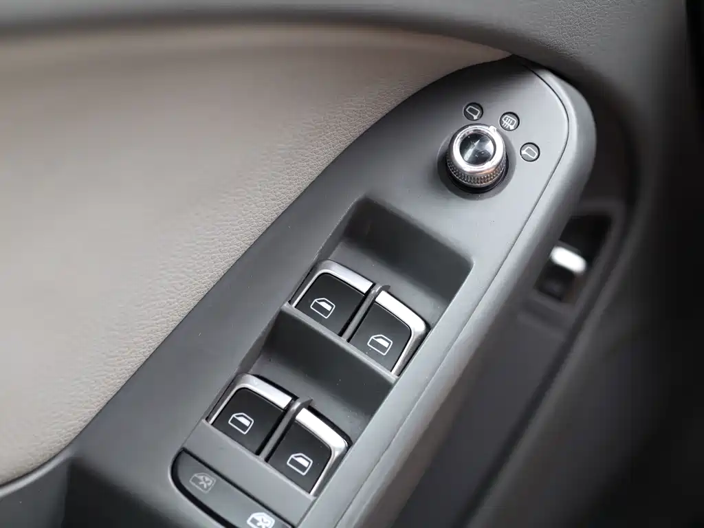 Audi A4L 2013 — фото 12