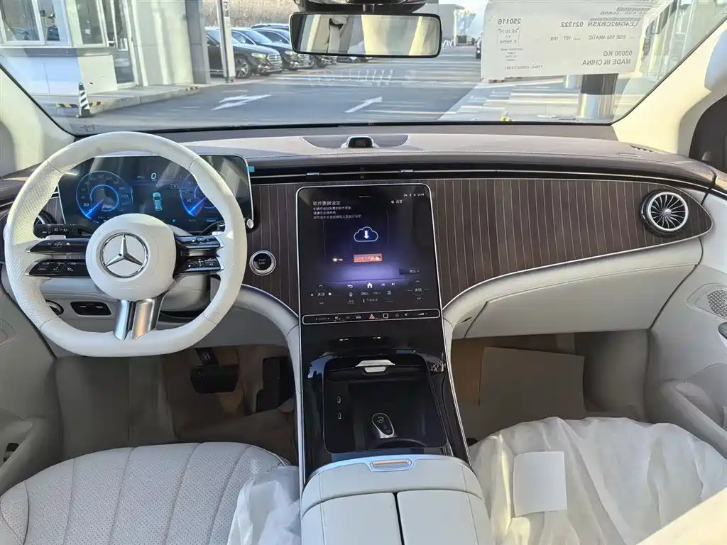 Mercedes-Benz EQE SUV 2025 — фото 12