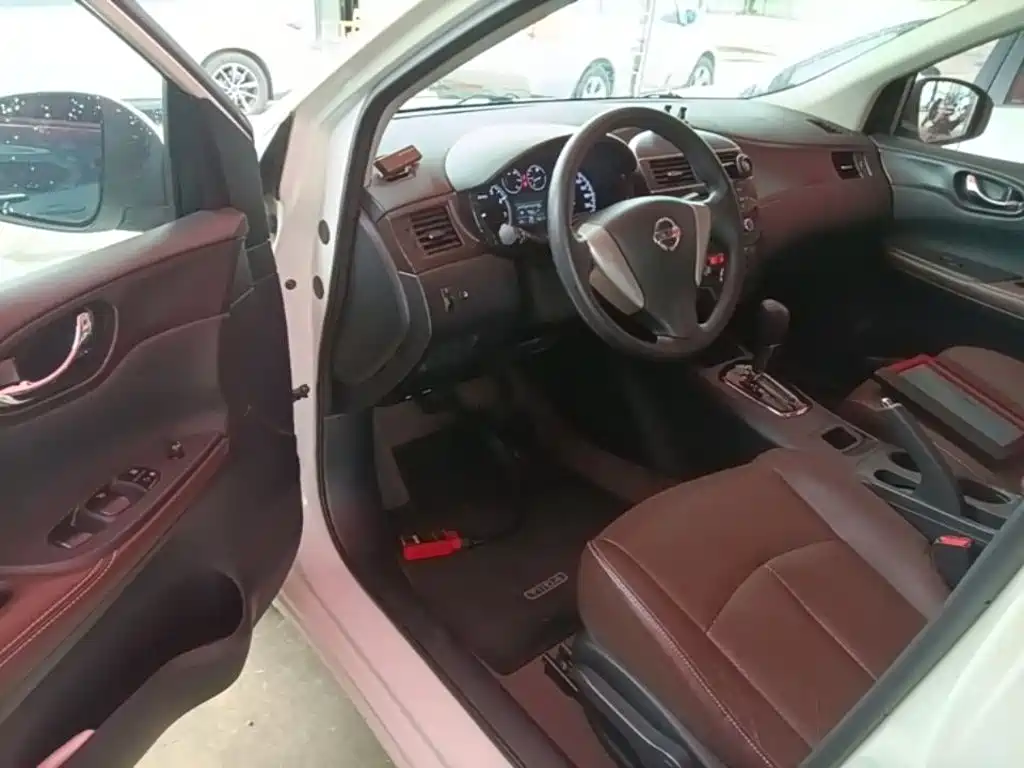 Nissan Tiida 2015 — фото 16