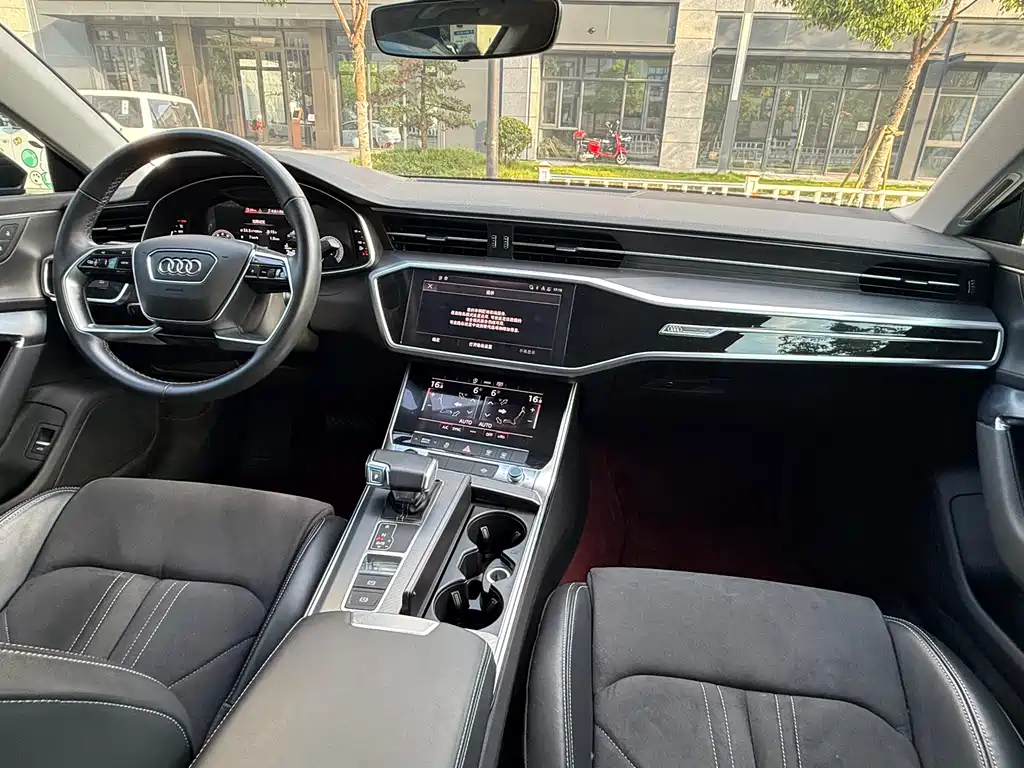 Audi A7L 2023 — фото 11