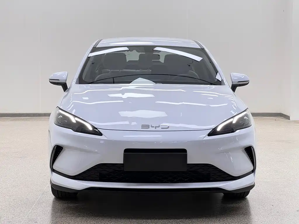 BYD Seal 05 DM-i 2025 — фото 2