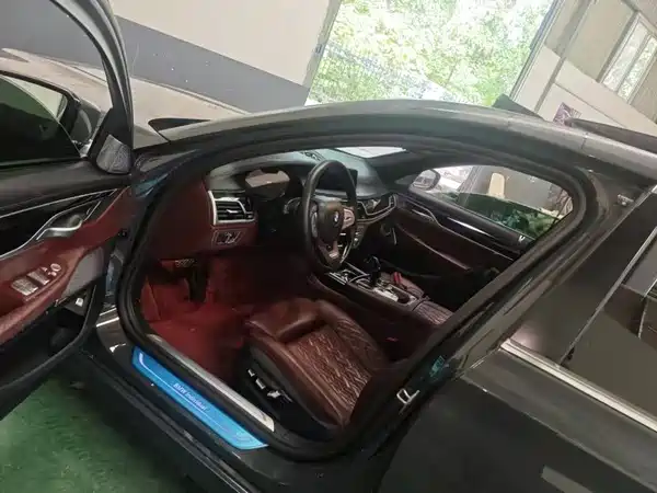 BMW 7 Series 2021