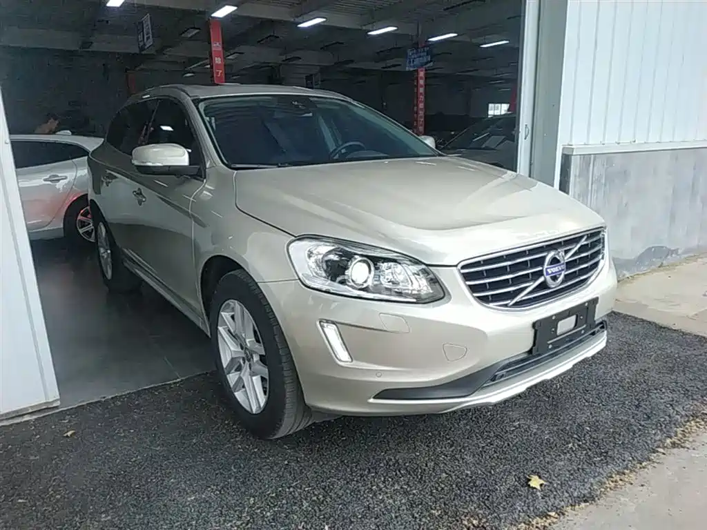 Volvo XC60 2017 — фото 4