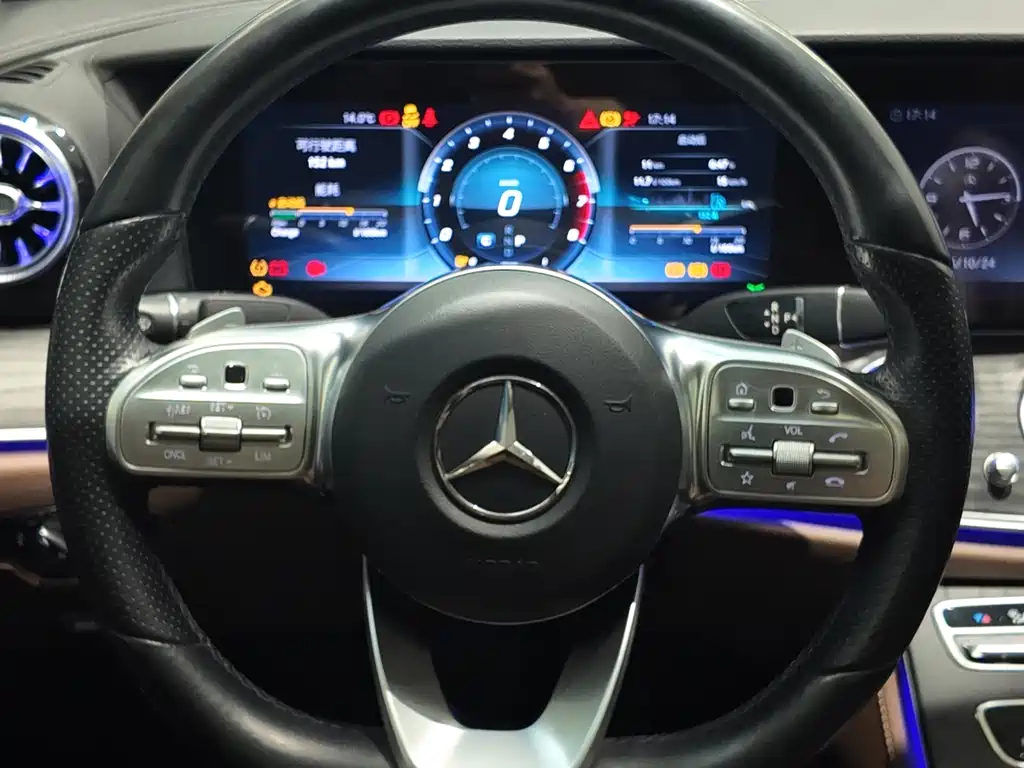 Mercedes-Benz E-Class 2019 — фото 15