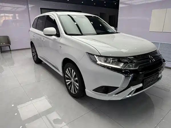 Mitsubishi Outlander 2022