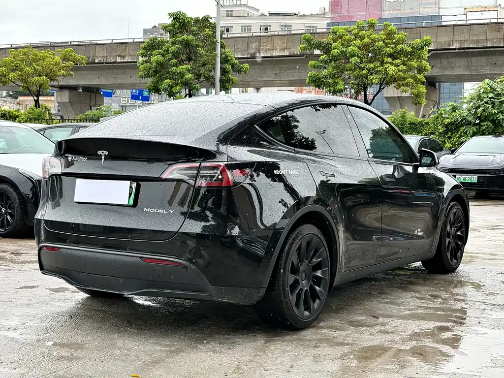Tesla Model Y 2022 — фото 7